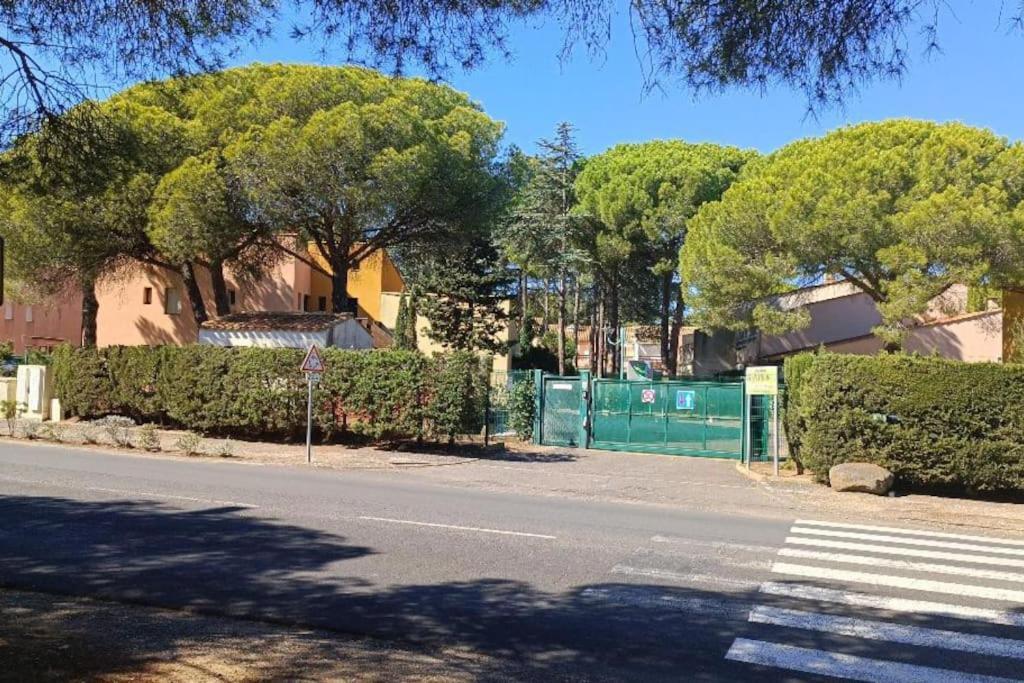 Studio Au Cap D'Agde Dans Les Pinedes Exterior foto